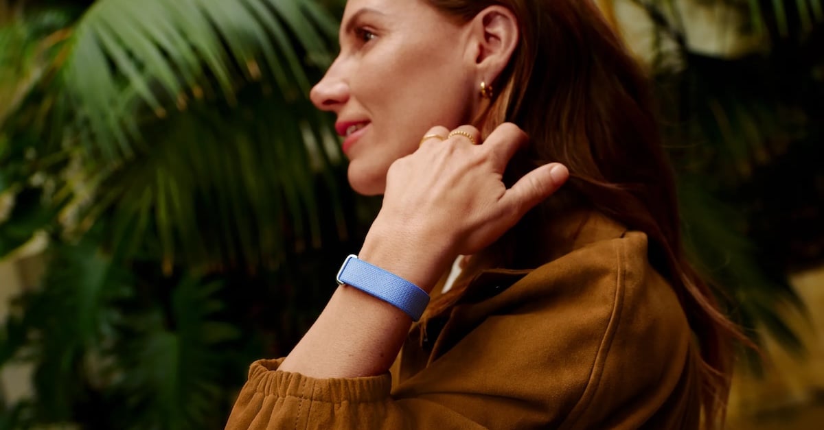 Google unveils screenless Fitbit Air, new Google Health app