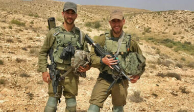 Two paratrooper friends built a gummy supplement startup between