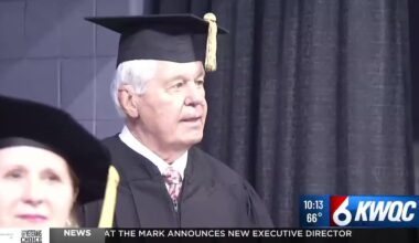 Augustana legend and former NFL MVP Ken Anderson gives Augustana’s commencement address