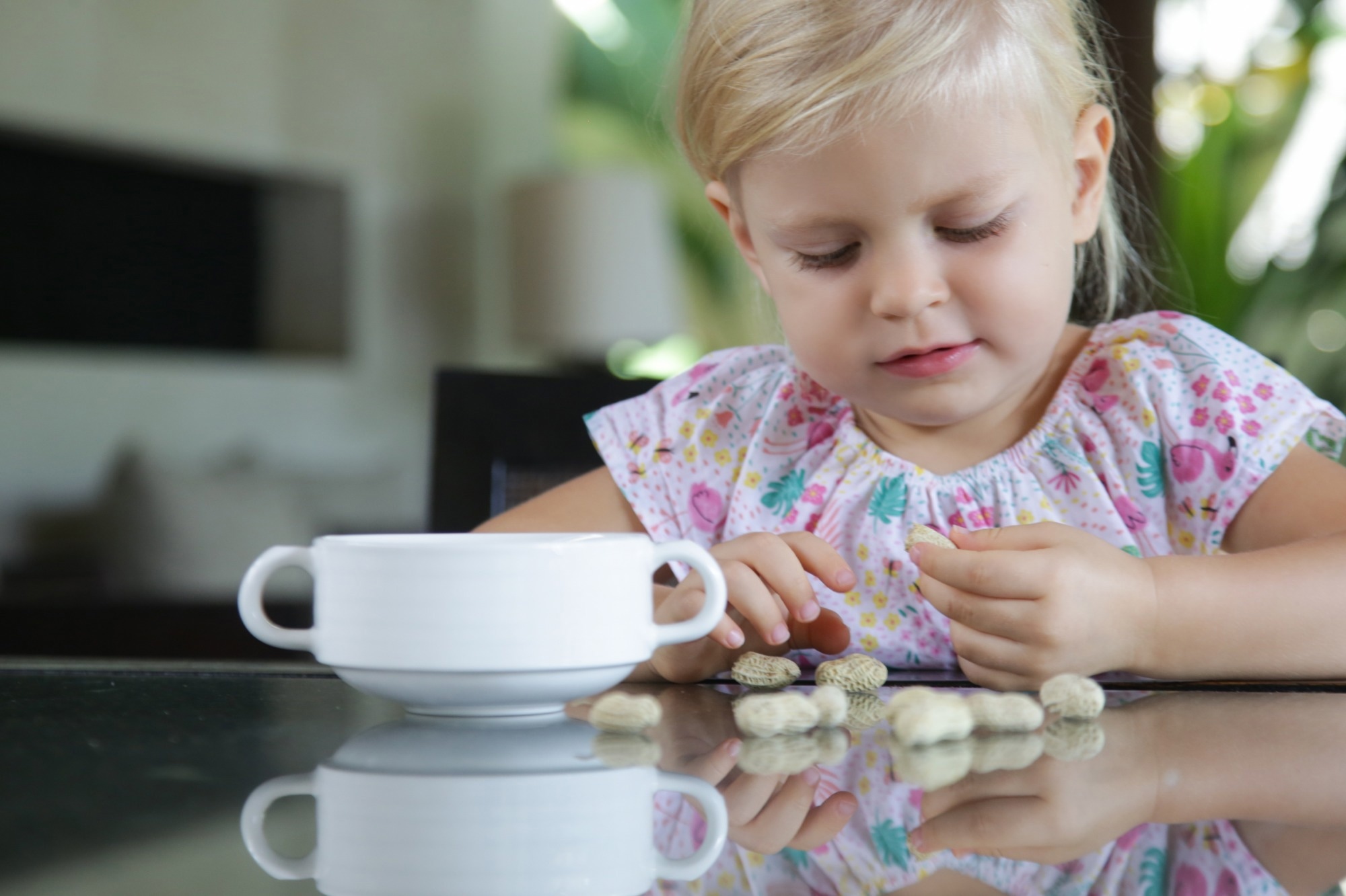 Study: Safety and efficiency of peanut oral immunotherapy in preschool children with slow up-dosing and low maintenance dosing: a randomised controlled trial. Image Credit: triocean / Shutterstock