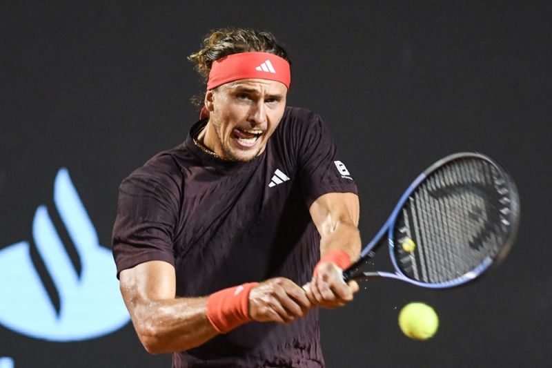 tennis champ Zverev turned away from restaur