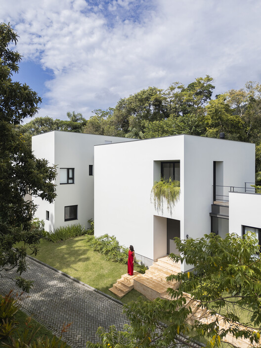 Piná House / Nommo Arquitetos - Exterior Photography, Garden, Balcony, Courtyard