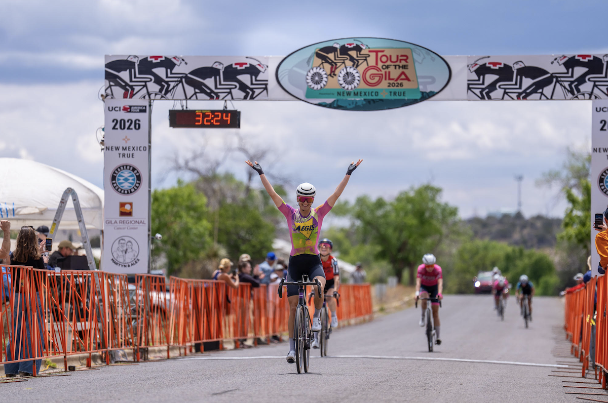 Grace Arlandson (Aegis x Leaders of Enchantment) claims the win ahead of race leading teammate Lauren Stephens on stage 3 of the Tour of the Gila 2026