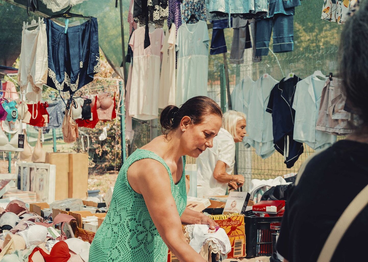 Matilde Viegas’ sun-soaked photo series captures the cacophony of Portuguese markets