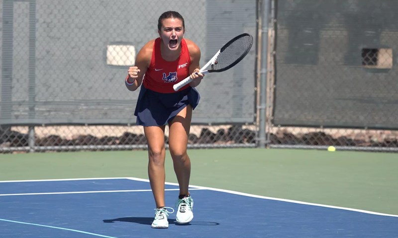 No. 8 Women's Tennis Knocks of 17th-Ranked Washburn in Round of 16