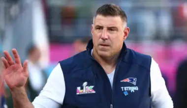 Why NFL fans believe they've found a Mike Vrabel burner account that defends Pats coach and Dianna Russini image