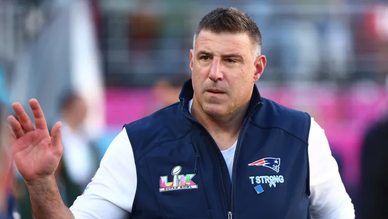 Why NFL fans believe they've found a Mike Vrabel burner account that defends Pats coach and Dianna Russini image