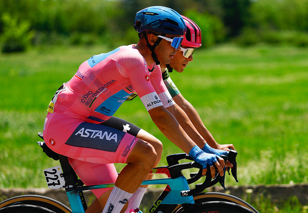 XDS Astana Team Uruguayan rider Guillermo Silva wearing the overall leader's pink jersey (Maglia Rosa) rides during the 3nd stage of the Giro d'Italia 2026 - Tour of Italy cycling race between Plovdiv and Sofia, Bulgaria, on May 10, 2026. (Photo by Luca Bettini / AFP)