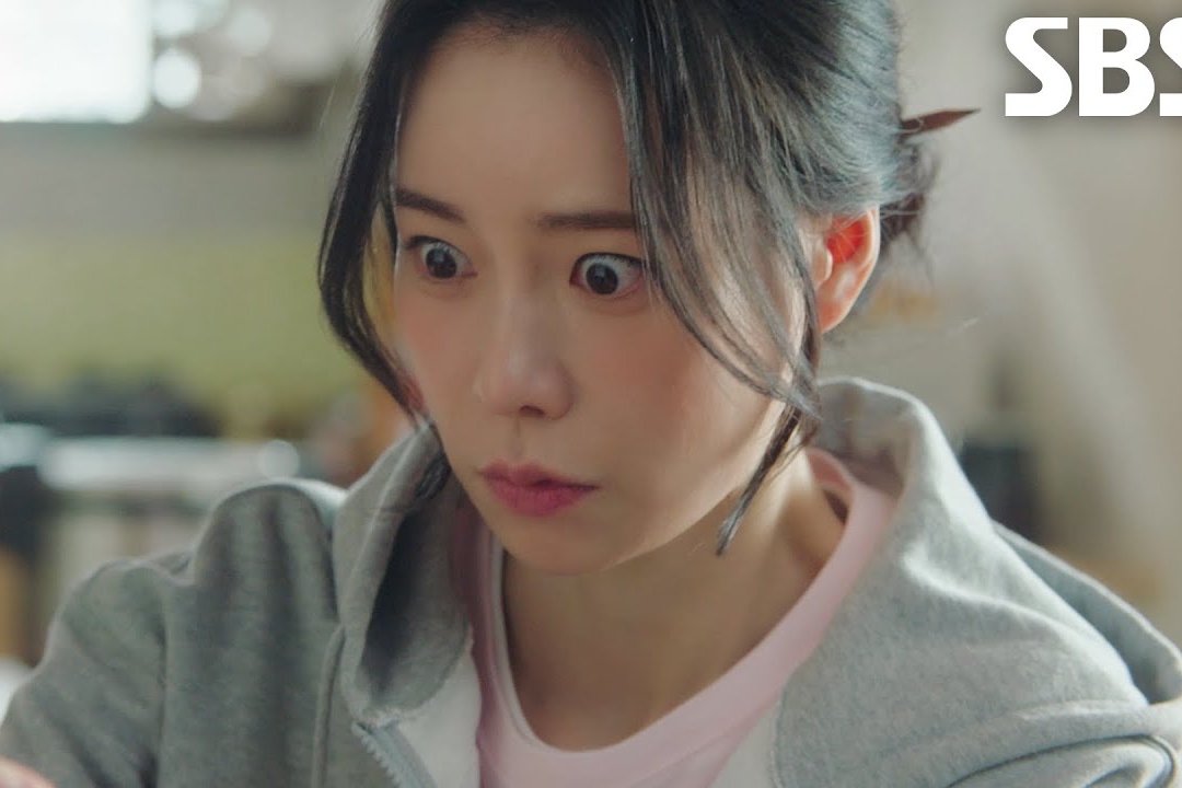 Watch: Lim Ji Yeon Gets Emotional About Korean History After Traveling Through Time In "My Royal Nemesis" Preview