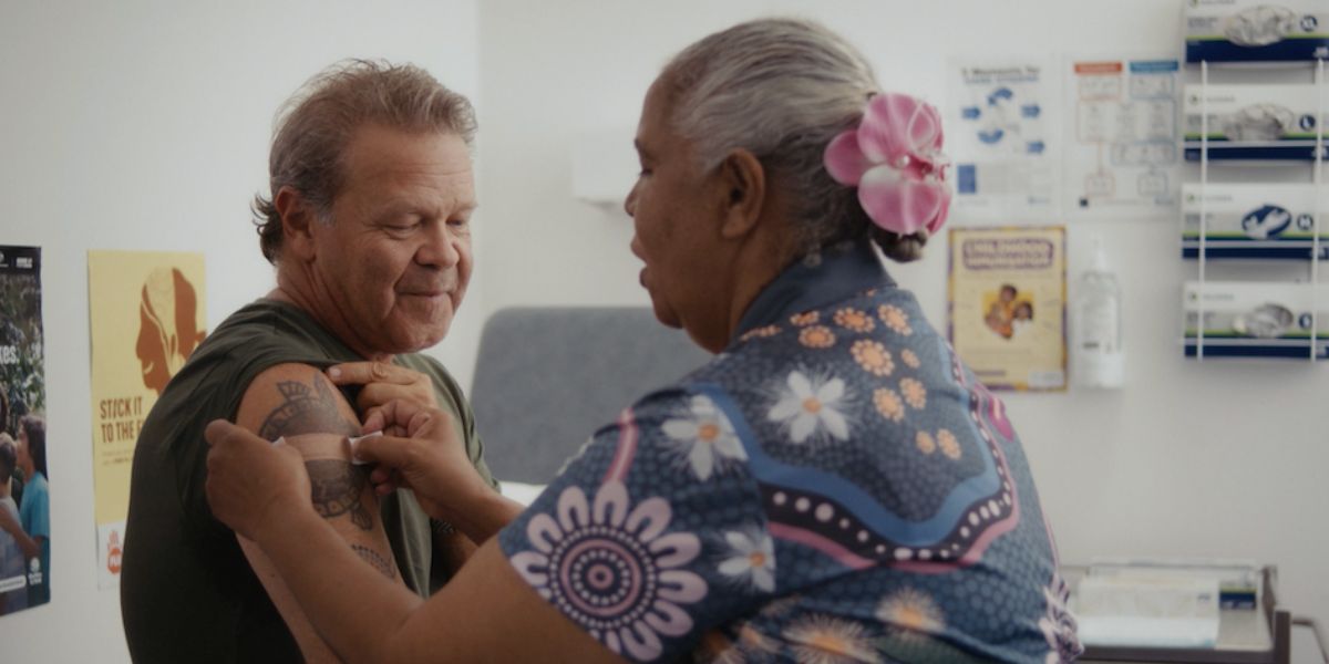 Troy Cassar-Daley encourages mob to get vaccinated ahead of winter