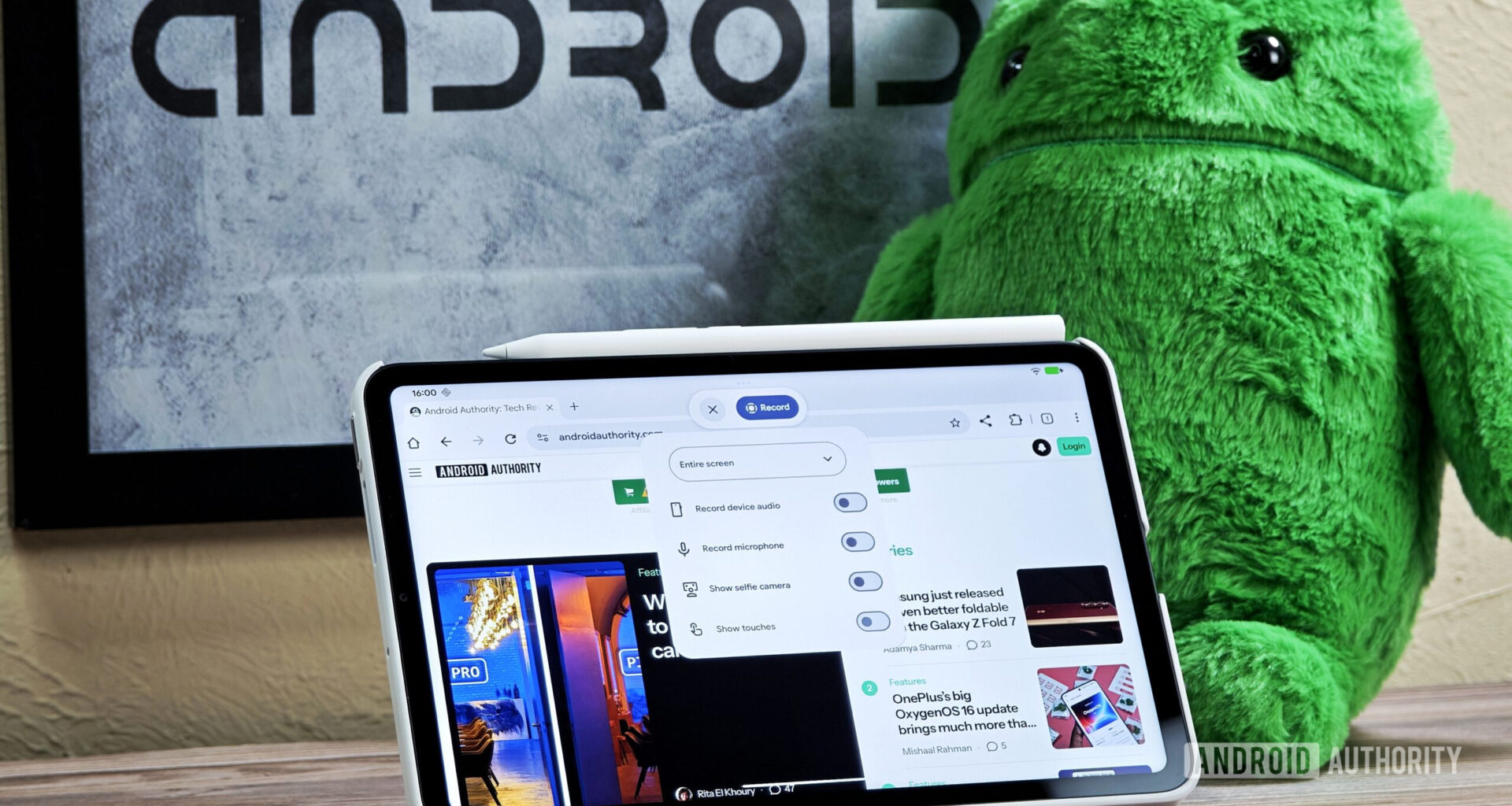 Photo of new screen recorder toolbar on an Android tablet