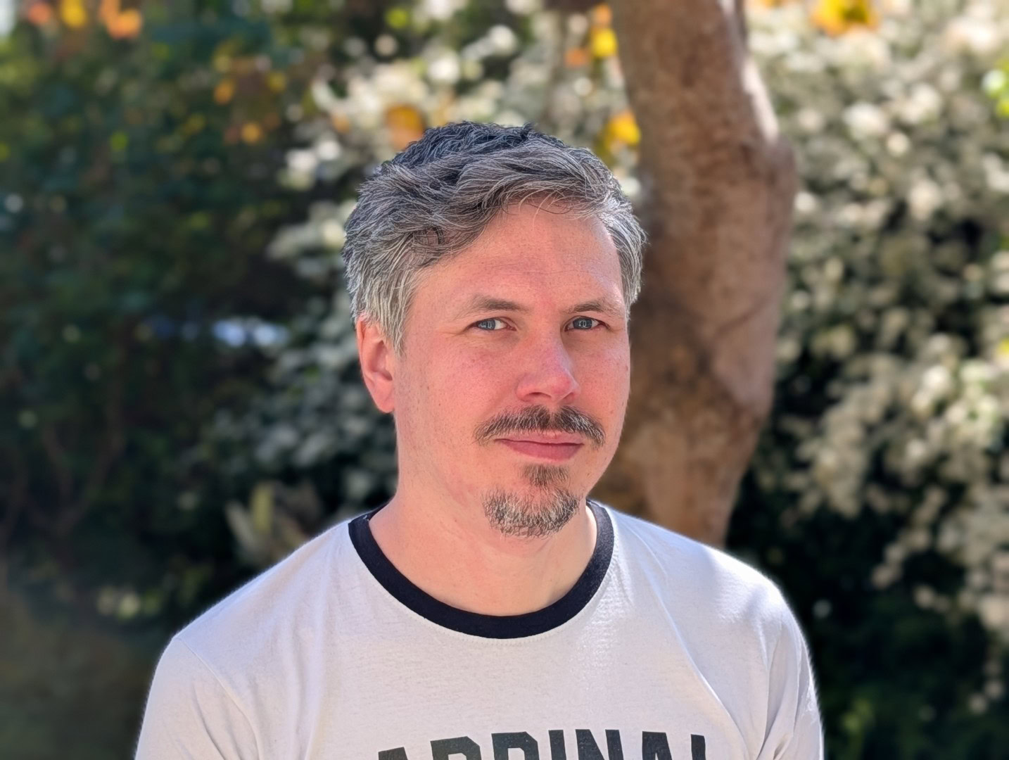 Pixel 10 Pro XL portrait outdoors