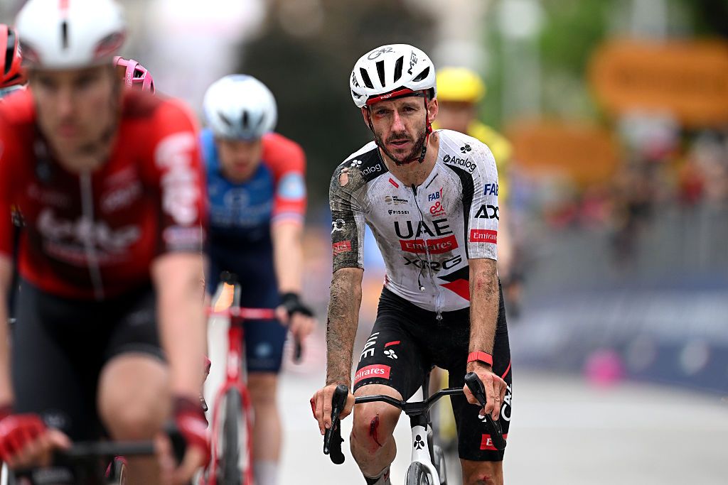 Riders aren't crashing at the Giro d'Italia because of TT tyres – despite what Geraint Thomas and Luke Rowe say
