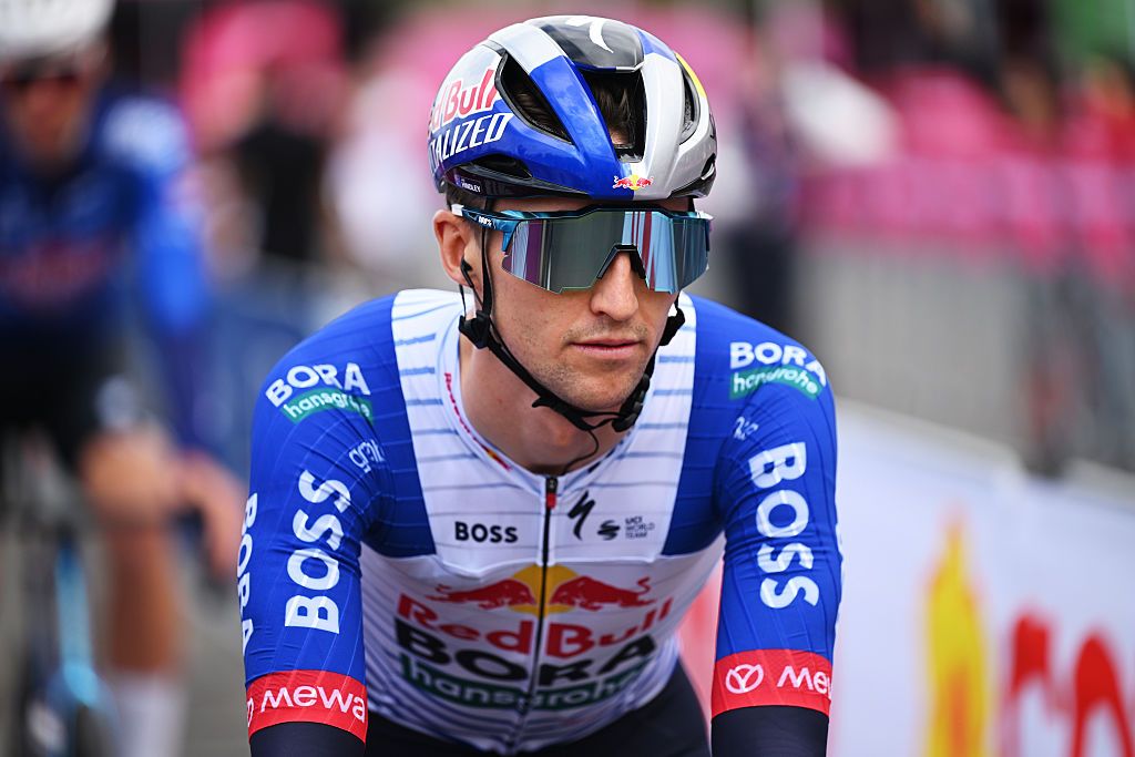Jai Hindley before stage 5