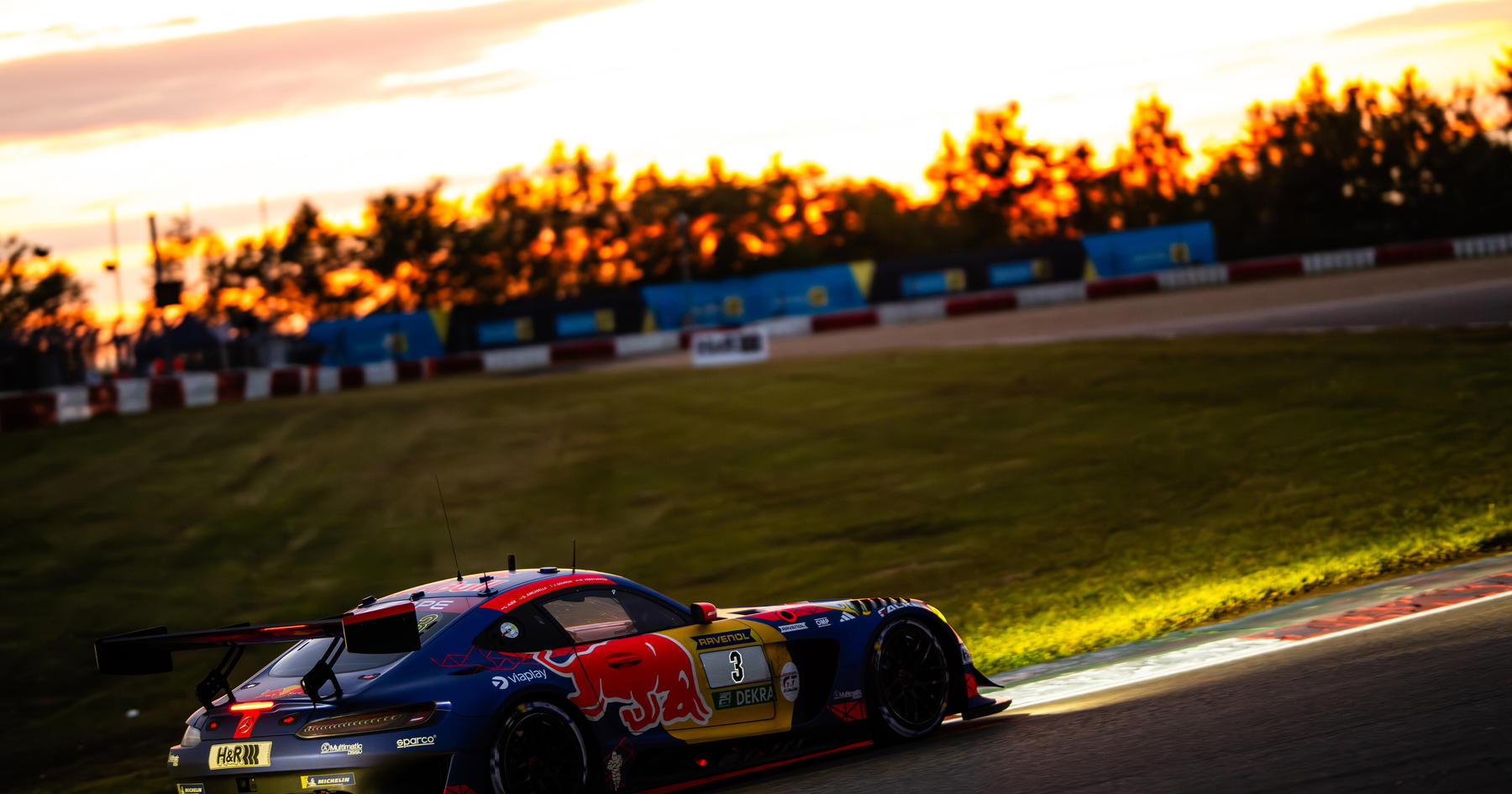 Max Verstappen grabs Nurburgring 24 Hours lead during stunning night stint