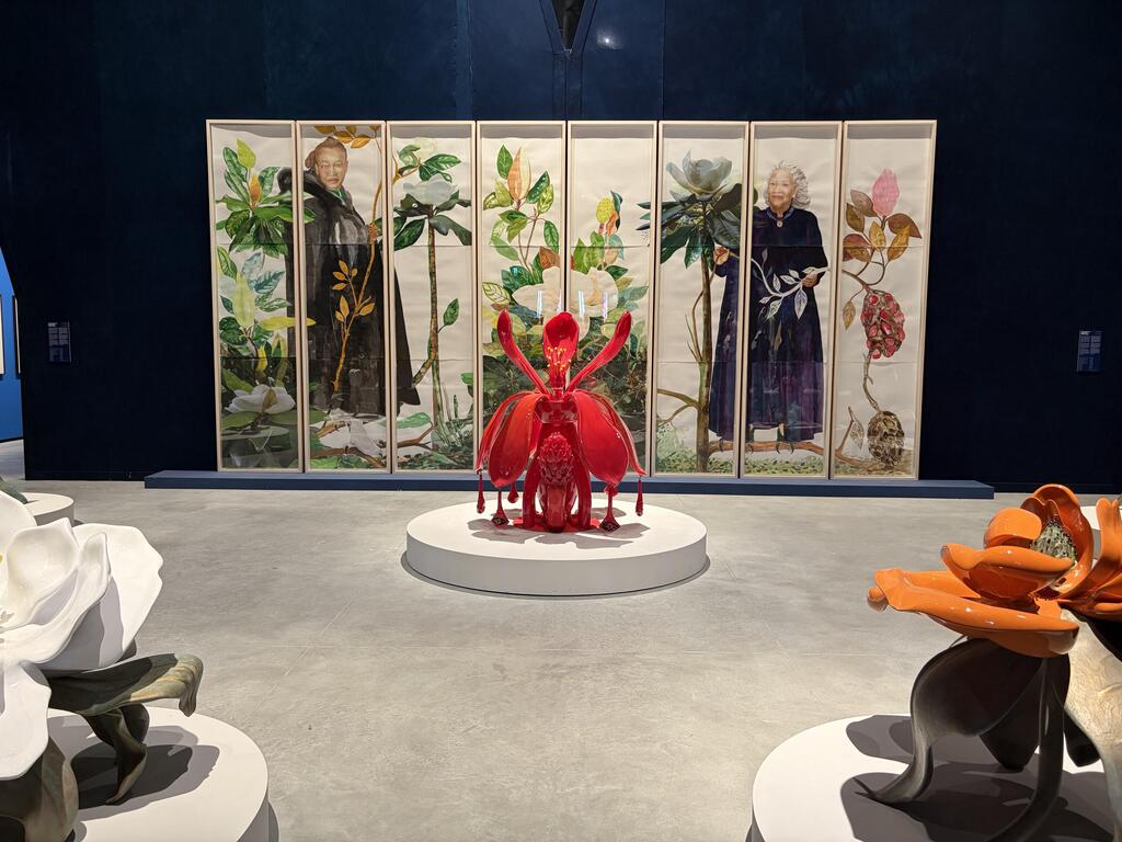 A tribute to curator Koyo Kouoh at the central exhibition of the Venice Biennale (Photo: Debby Luzia) מחווה לאוצרת קואו בתערוכה המרכזית, הביאנלה לוונציה