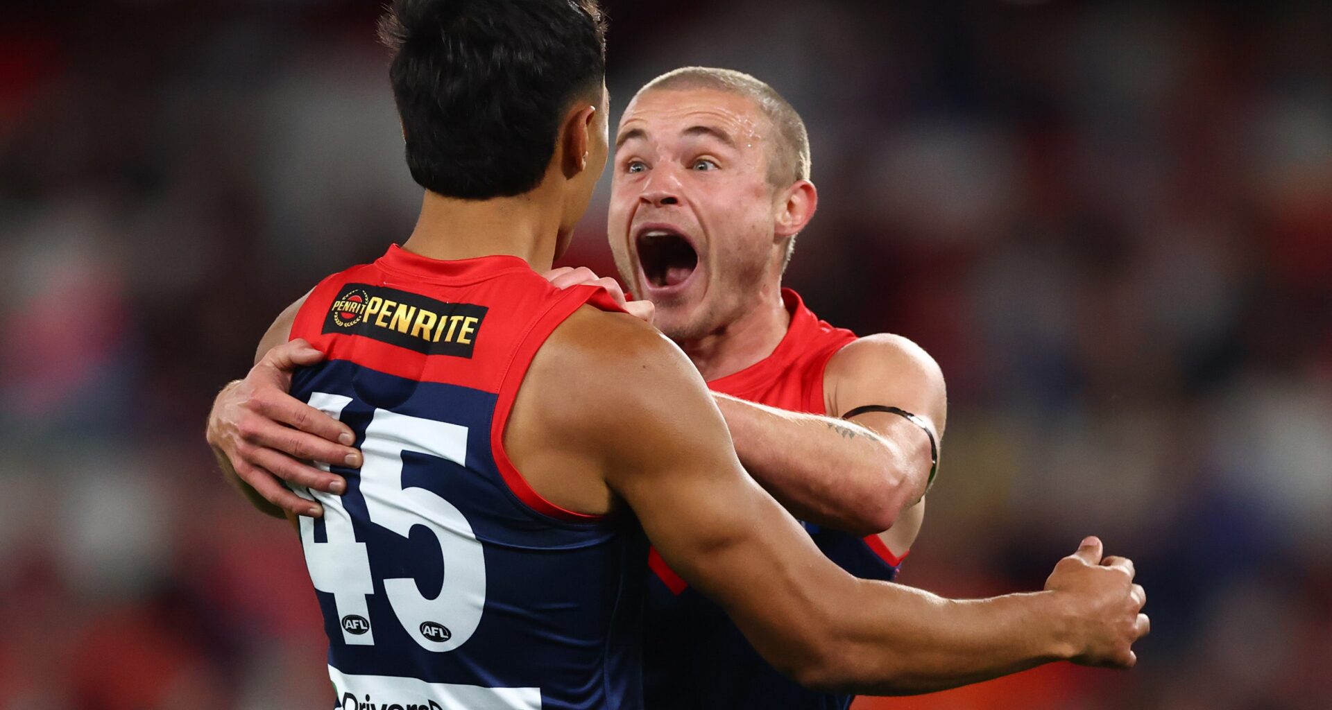 Dees delight with cruisy 32-point win over Eagles