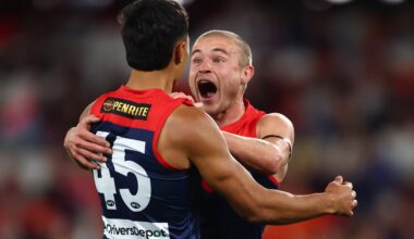 Dees delight with cruisy 32-point win over Eagles