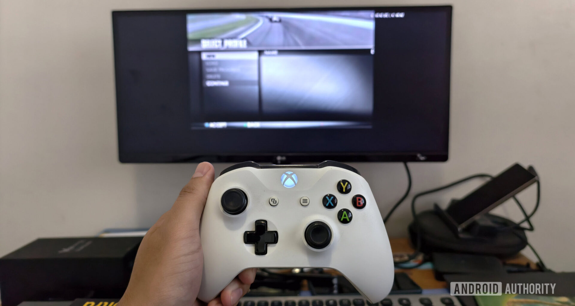 Samsung Galaxy S25 Ultra Dex with Xbox One controller