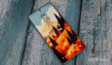 Samsung Galaxy S26 Ultra showing One UI lock screen