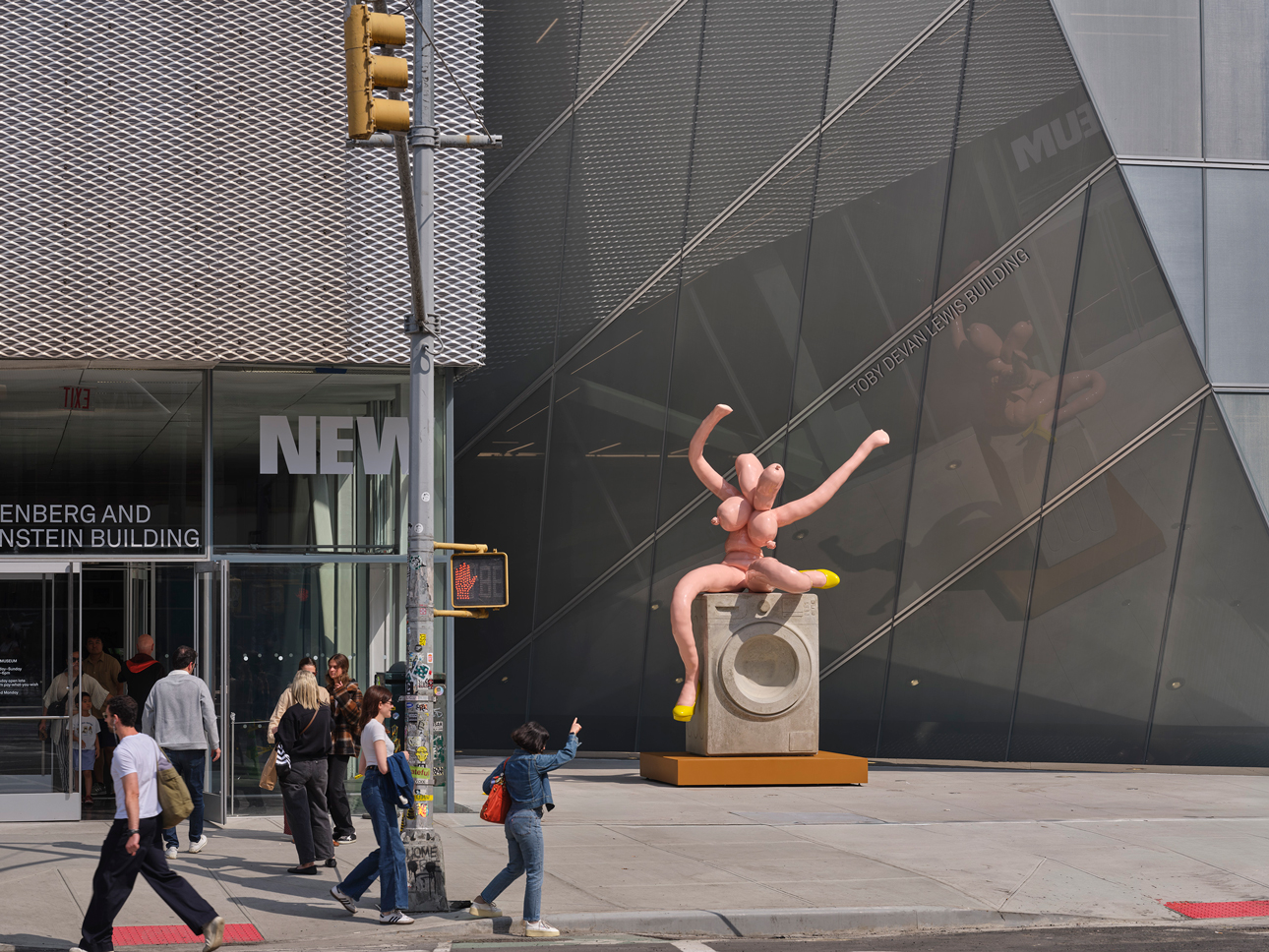 Sarah Lucas Unveils VENUS VICTORIA at the New Museum’s Bowery Plaza