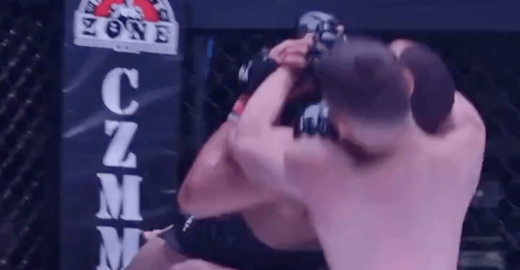 Missed Fists: Tyree Durham escapes choke with high-flying, full-body slam knockout