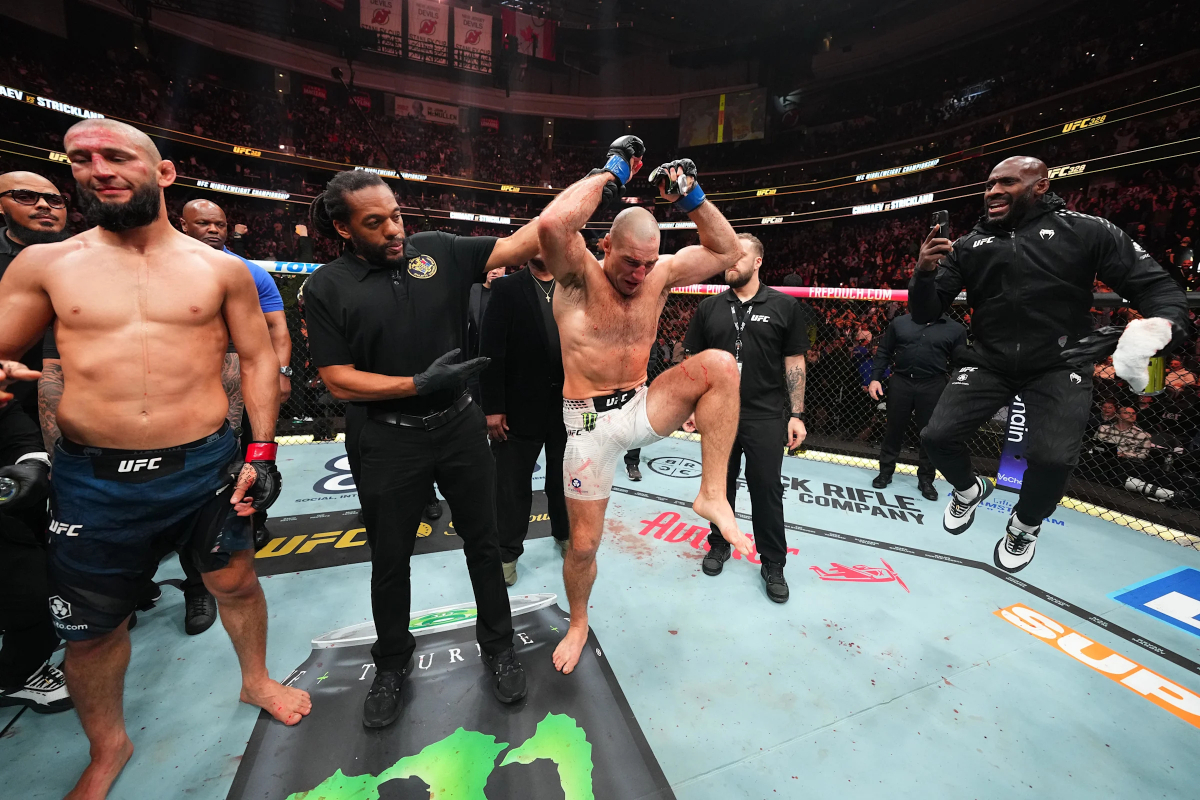 Sean Strickland defeats Khamzat Chimaev at UFC 328