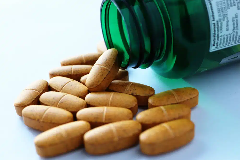 Kuwait,city/kuwait, ,september,21,,2019:,multivitamin,tablets,and,green