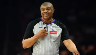 NBA ref Tony Brothers confronted by streamer about how LeBron James is officiated: 'National Bron Association' image