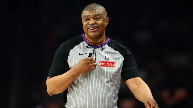 NBA ref Tony Brothers confronted by streamer about how LeBron James is officiated: 'National Bron Association' image