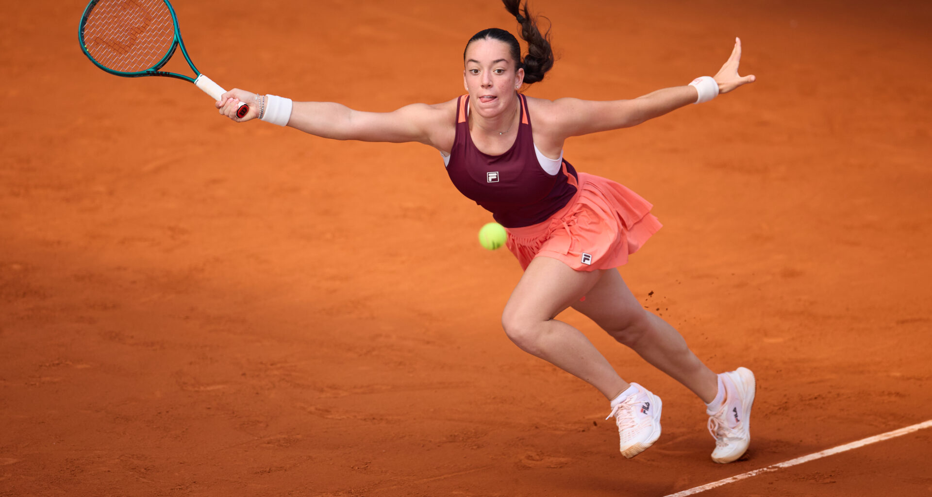 School exams to Rome debut, Valentova passes both tests ahead of Gauff rematch