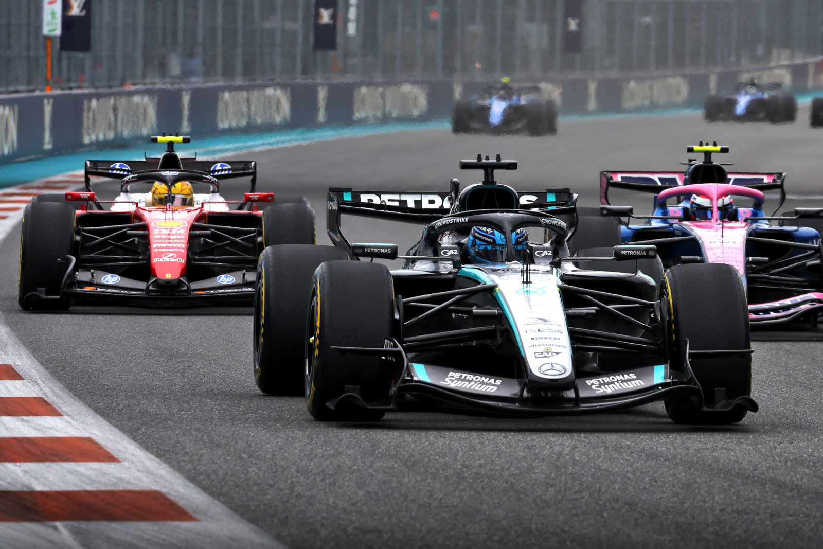 Russell reacts to F1 form flip amid Antonelli dominance