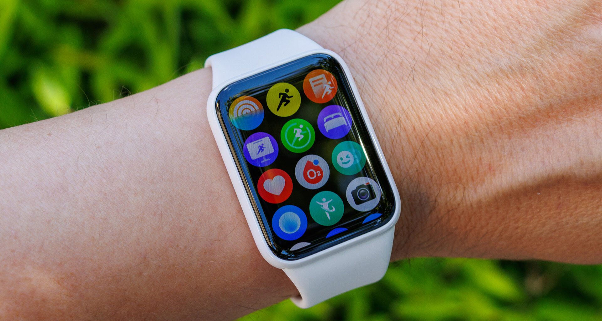 New budget Xiaomi smartwatch goes global with bright AMOLED display