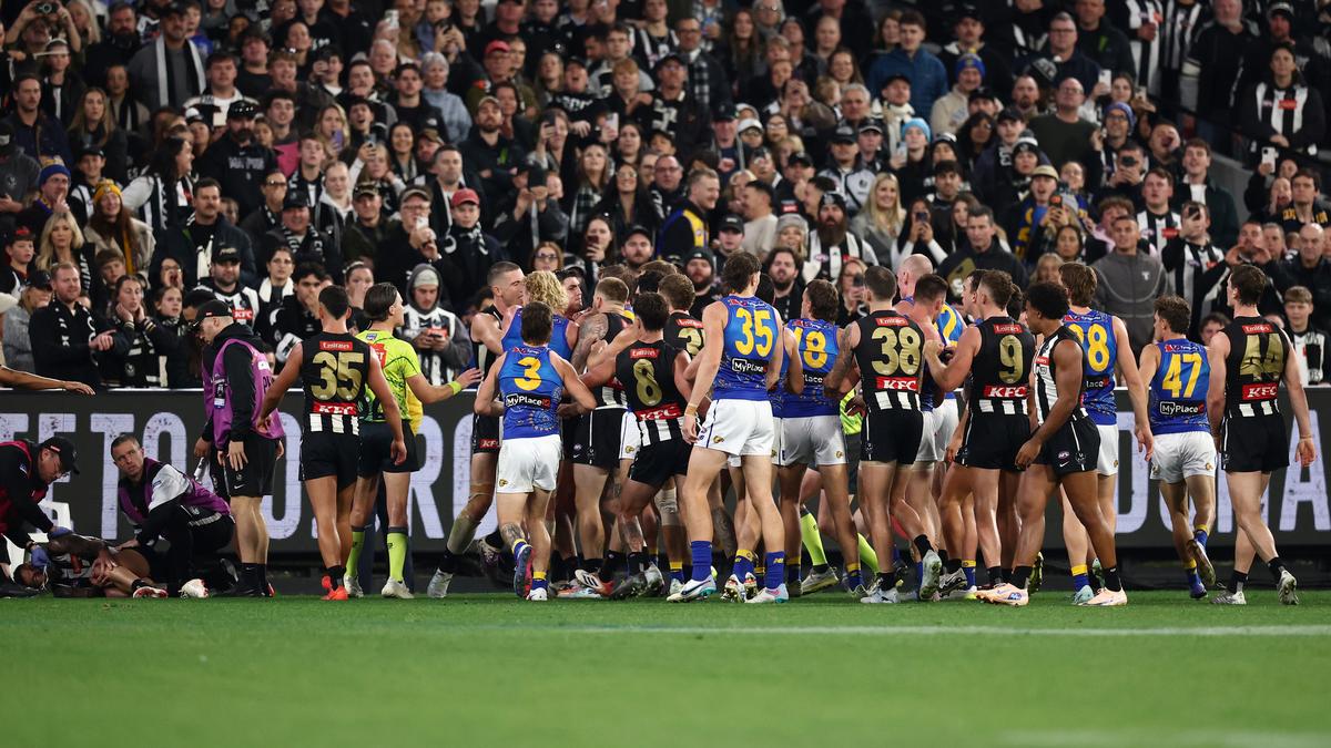 Waalitj Marawar (West Coast) coach Andrew McQualter backs defender Tylar Young after Jamie Elliott injury