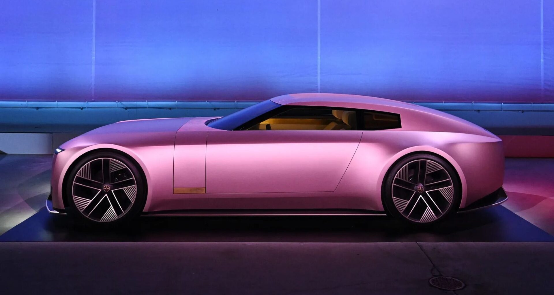 Jaguar Type 01: 735kW+ Electric GT Named, Full Reveal Coming This Year | Zecar | Reviews