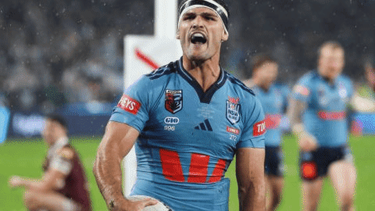 GIF Nathan Cleary and Sam Walker.