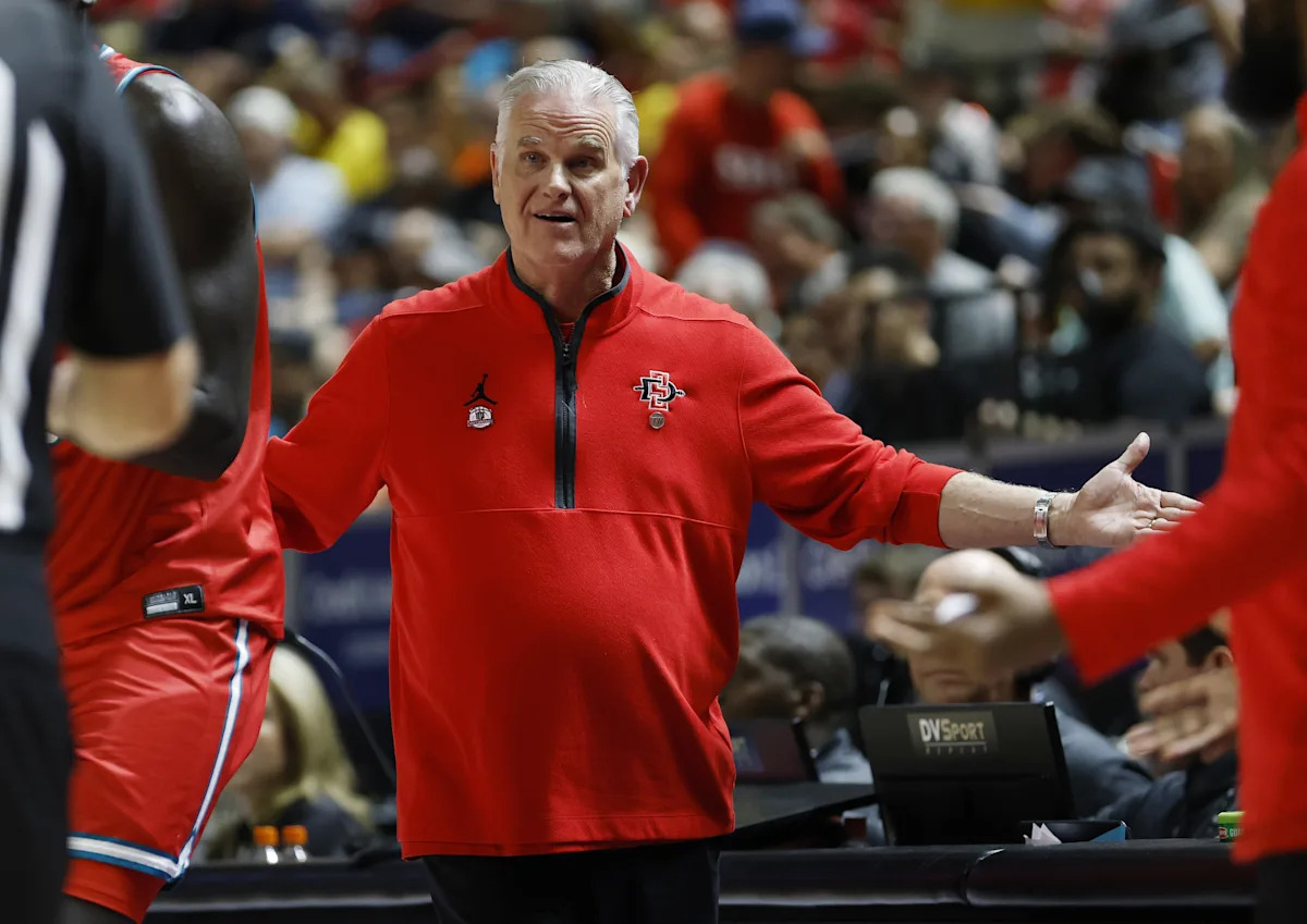 AZTEC BASKETBALL FILLS ROSTER WITH EUROPEAN TALENT. PREPARES FOR NEW LEAGUE PLAY