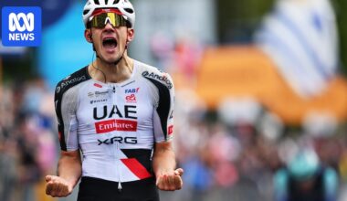 Igor Arrieta wins wild Giro d'Italia stage, despite crashing and taking a wrong turn