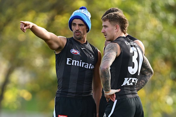 Collingwood great Scott Pendlebury giving instructions at training this week.