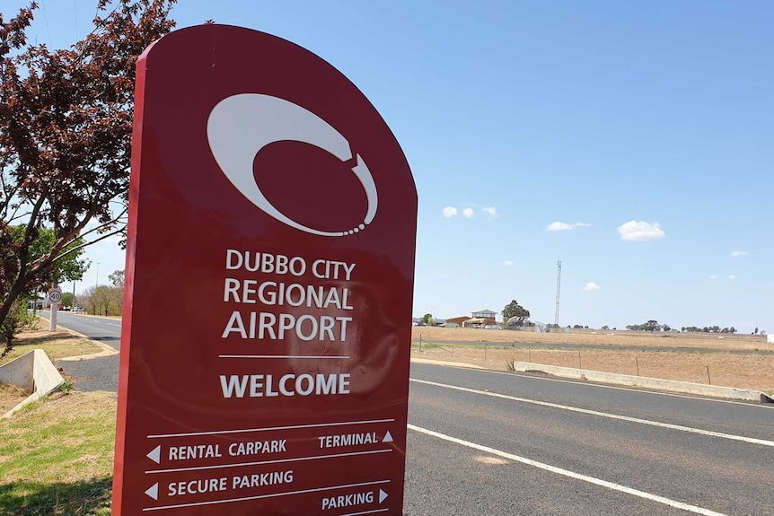 The sign welcoming people to Dubbo airport.
