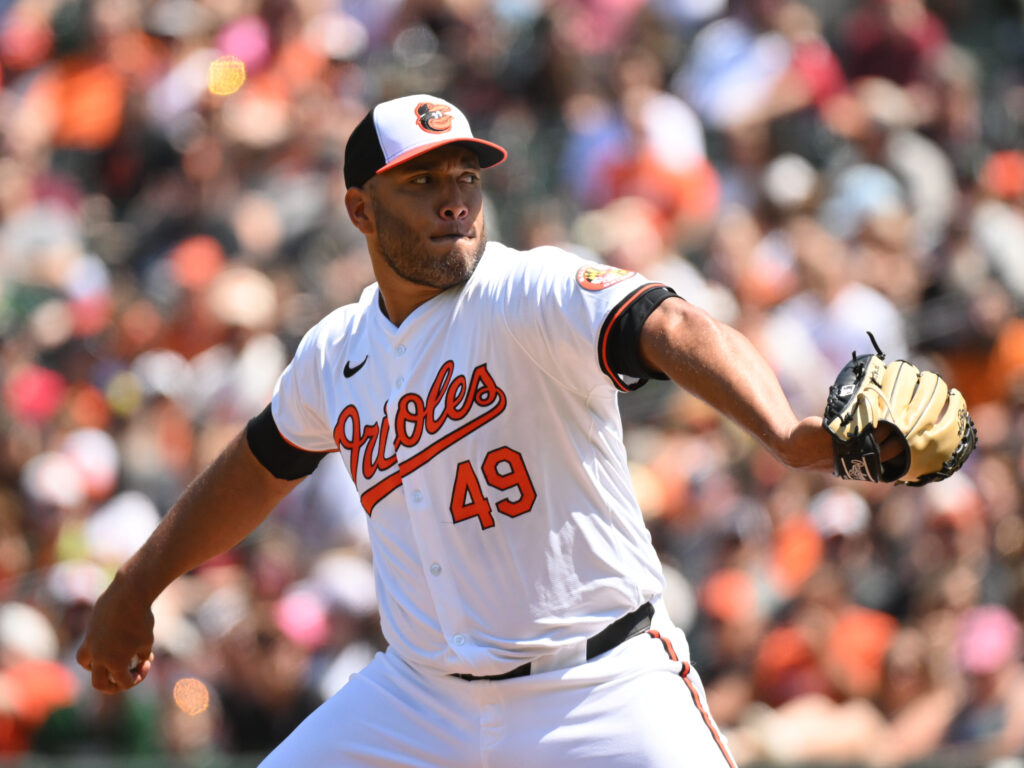 Orioles Select Albert Suarez, Designate Maverick Handley