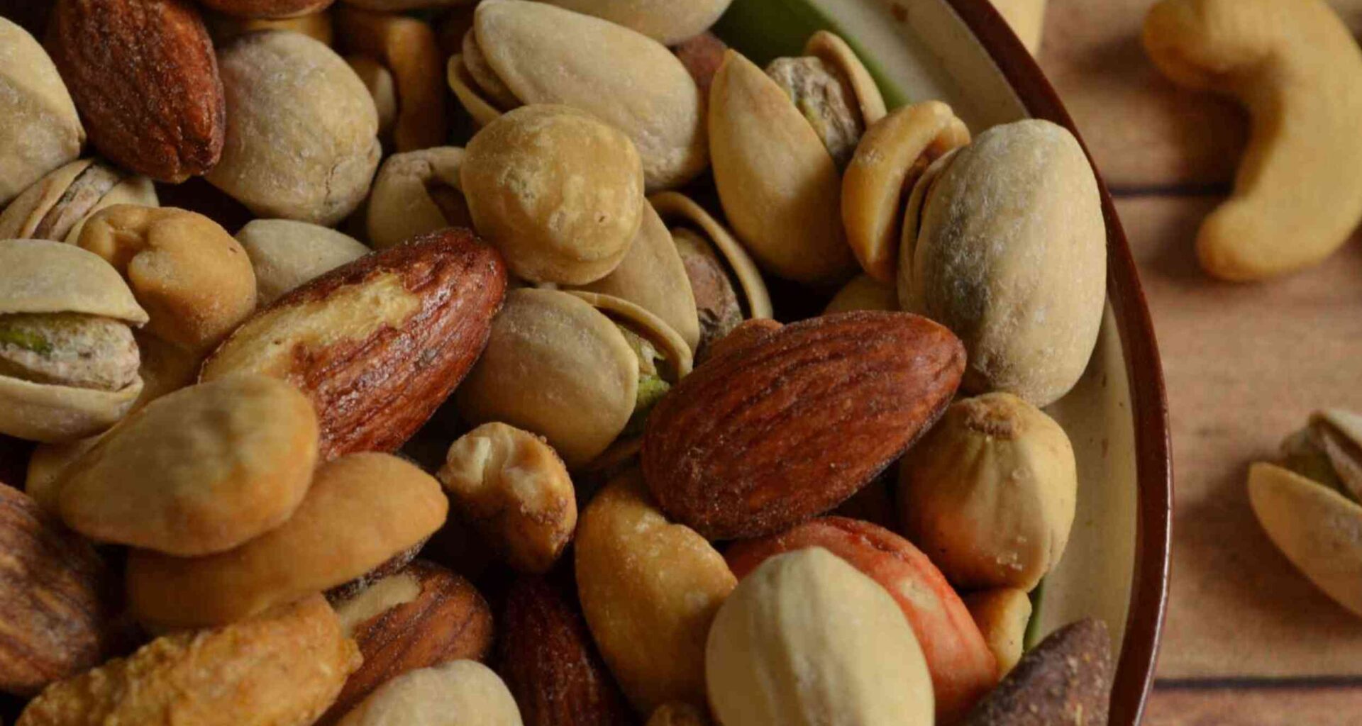 Almonds may do more than curb hunger