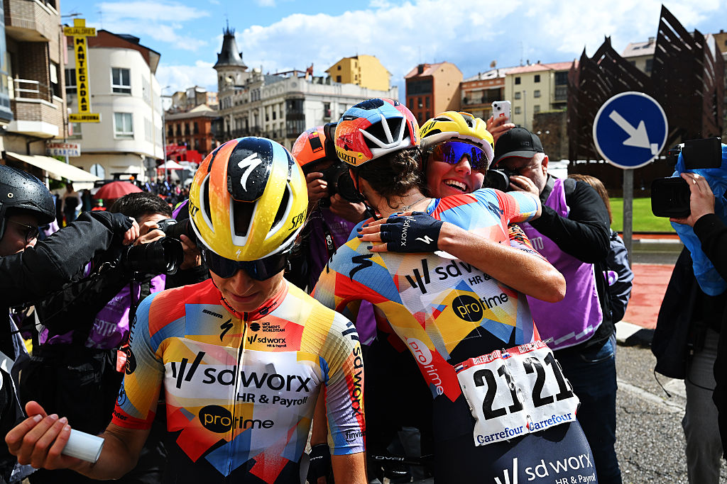Mischa Bredewold and her SD Worx - Protime team mates celebrate after winning stage 5 of the 2026 La Vuelta Femenina in Astorga, Spain. (Photo by Szymon Gruchalski/Getty Images)