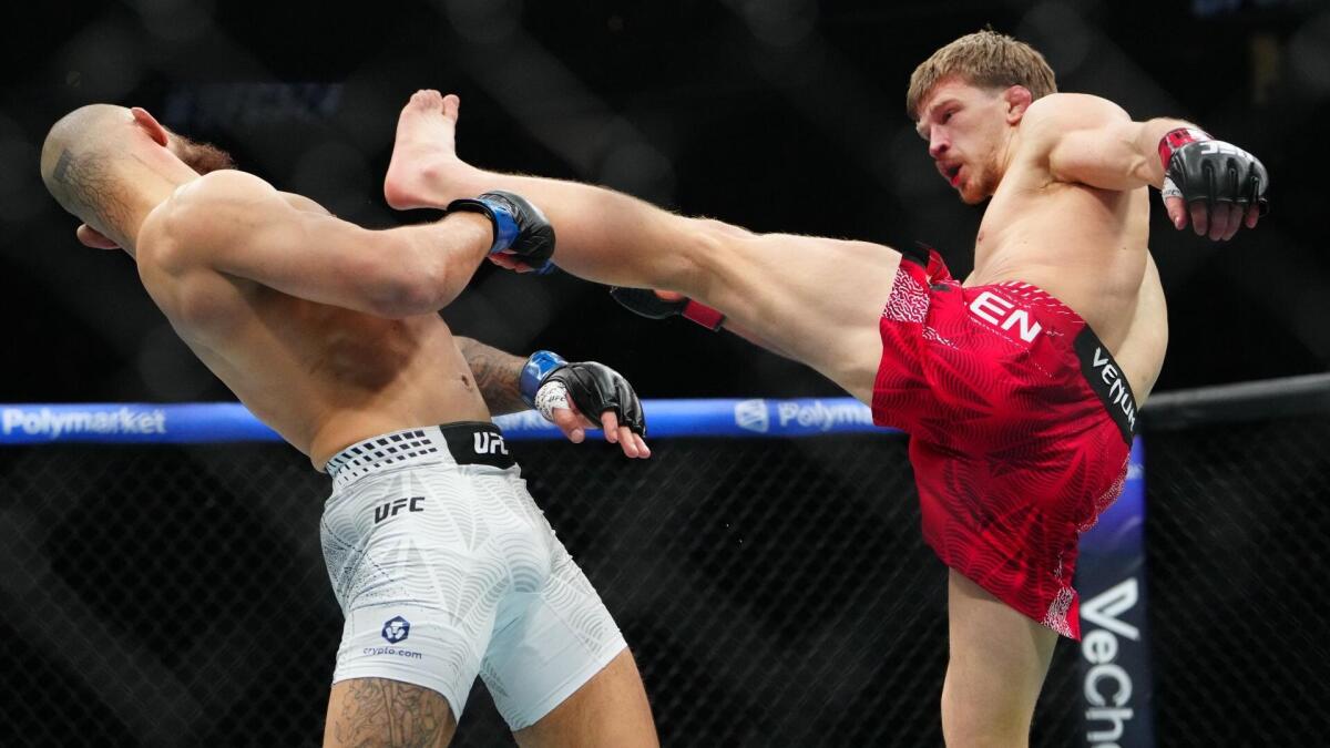 UFC Fight Night odds, fight card, predictions: MMA expert reveals picks for Allen vs. Costa, other fights