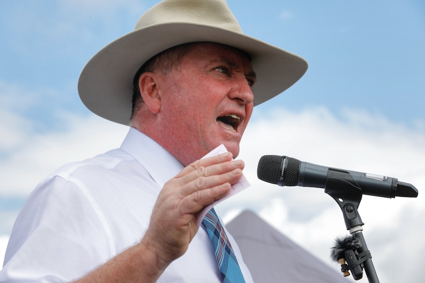 Barnaby Joyce at anti renewable energy protest