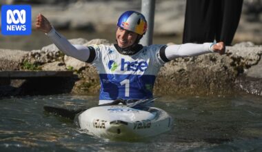 Jess Fox wins silver medal at Canoe Slalom World Cup nine months after surgery to remove kidney tumour
