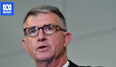 Queensland Olympics Minister Tim Mander referred to AFP over electoral enrolment status