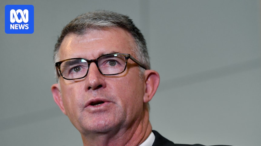 Queensland Olympics Minister Tim Mander referred to AFP over electoral enrolment status