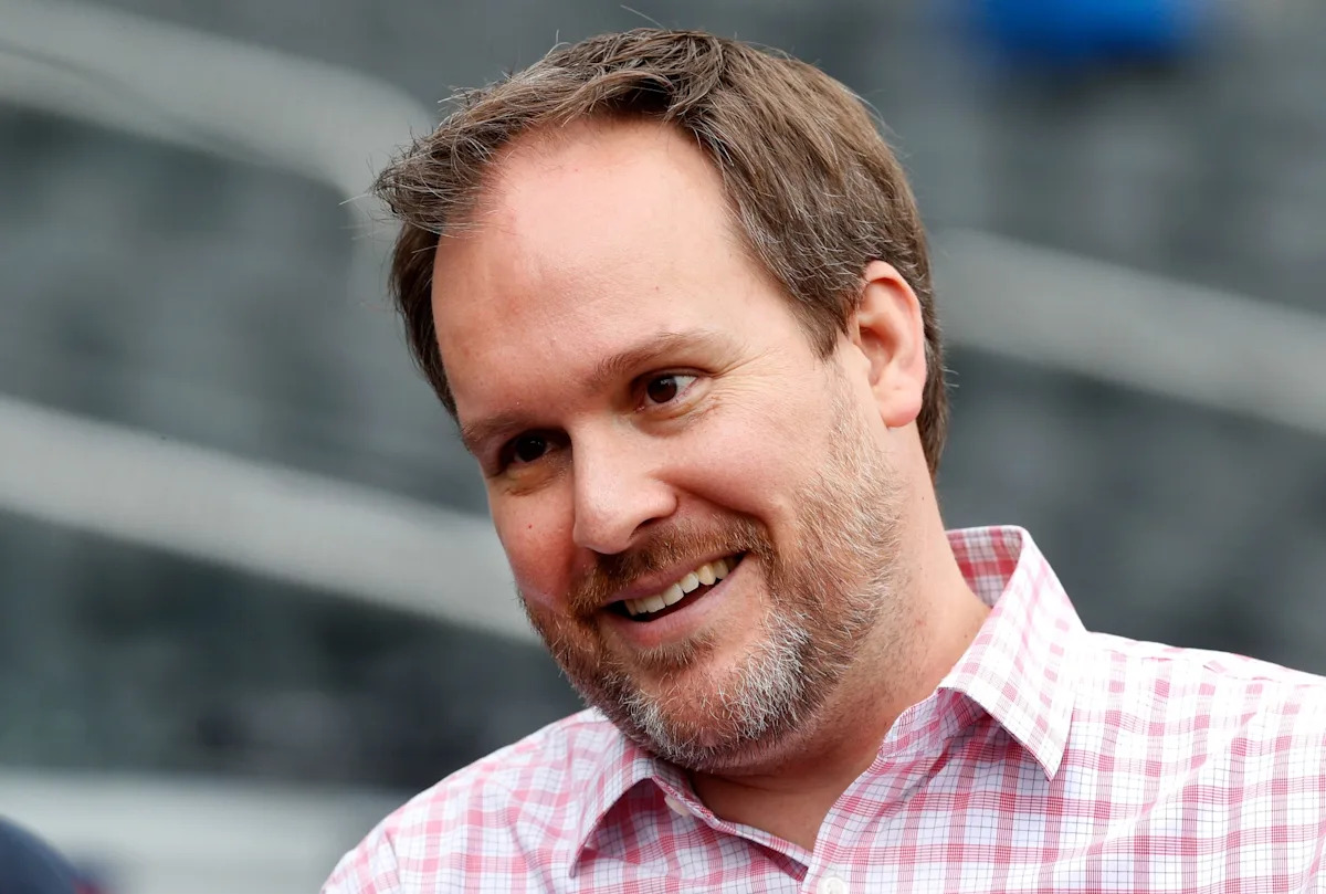 A Former General Manager Just Destroyed MLB’s Pro-Salary Cap Argument