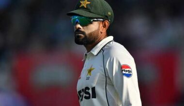 babar-azam-left-the-dhaka-stadium-to-undergo-an-mri-scan-on-his-left-knee